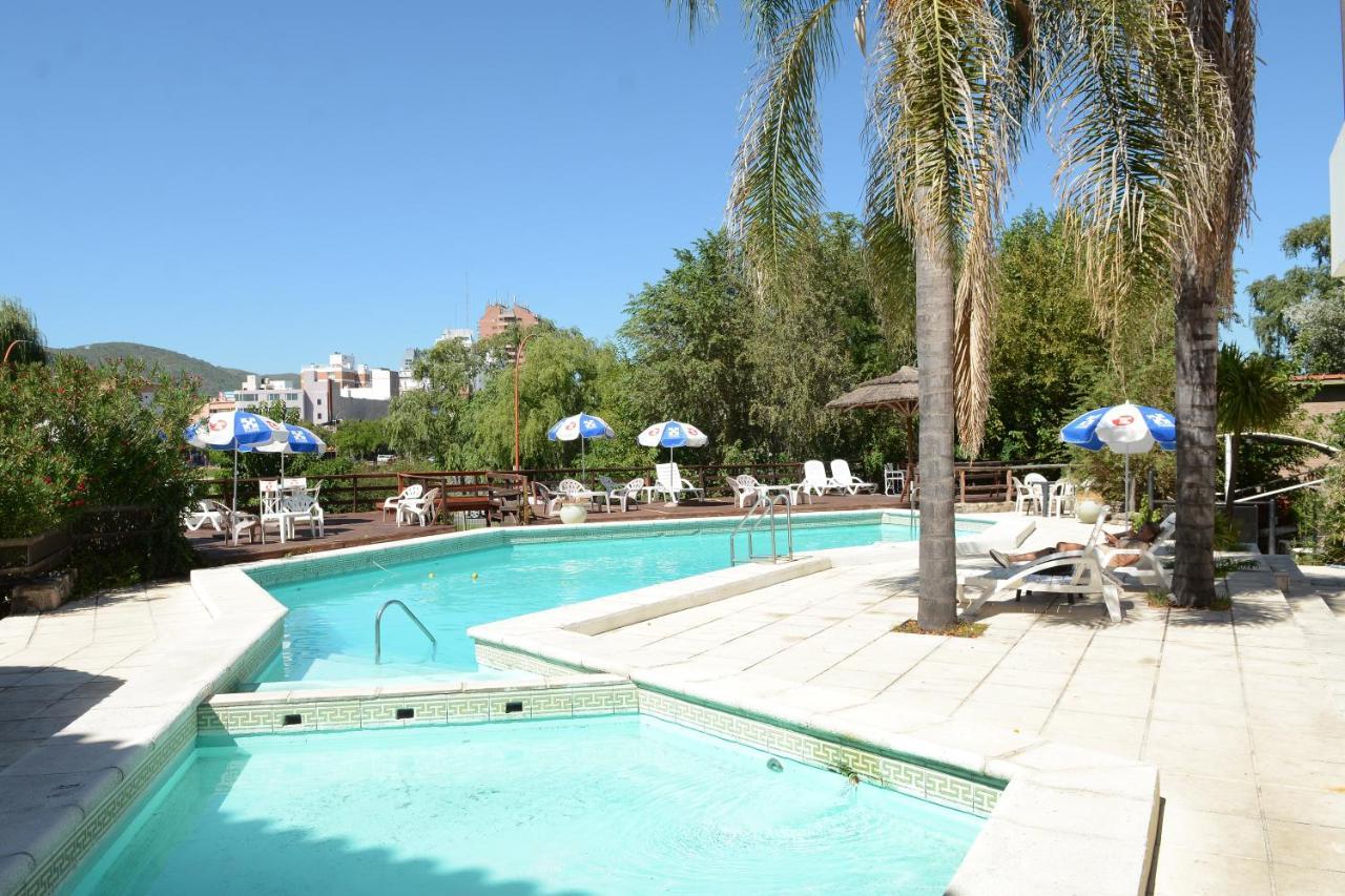 Hotel El Condado 비야카를로스파스 외부 사진