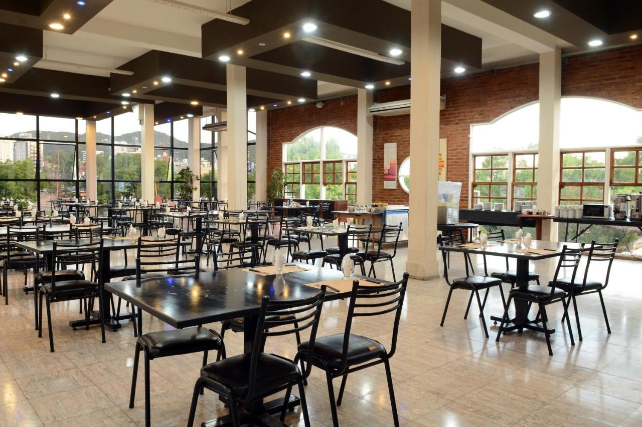 Hotel El Condado 비야카를로스파스 외부 사진