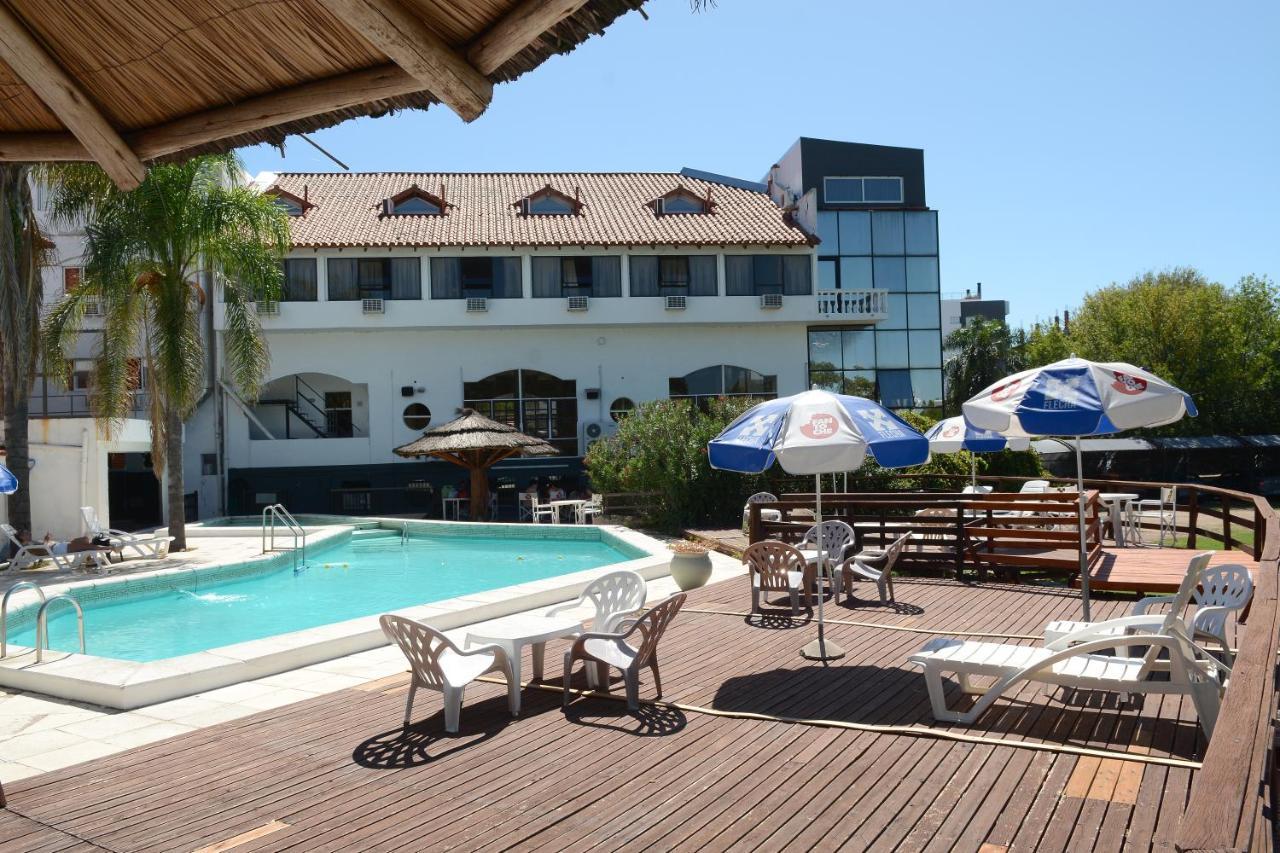 Hotel El Condado 비야카를로스파스 외부 사진
