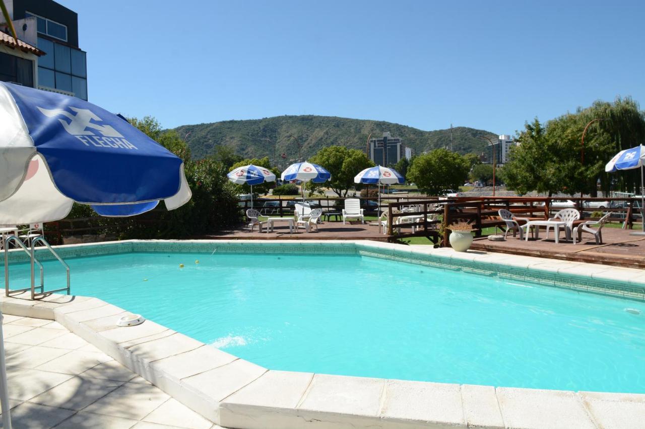 Hotel El Condado 비야카를로스파스 외부 사진