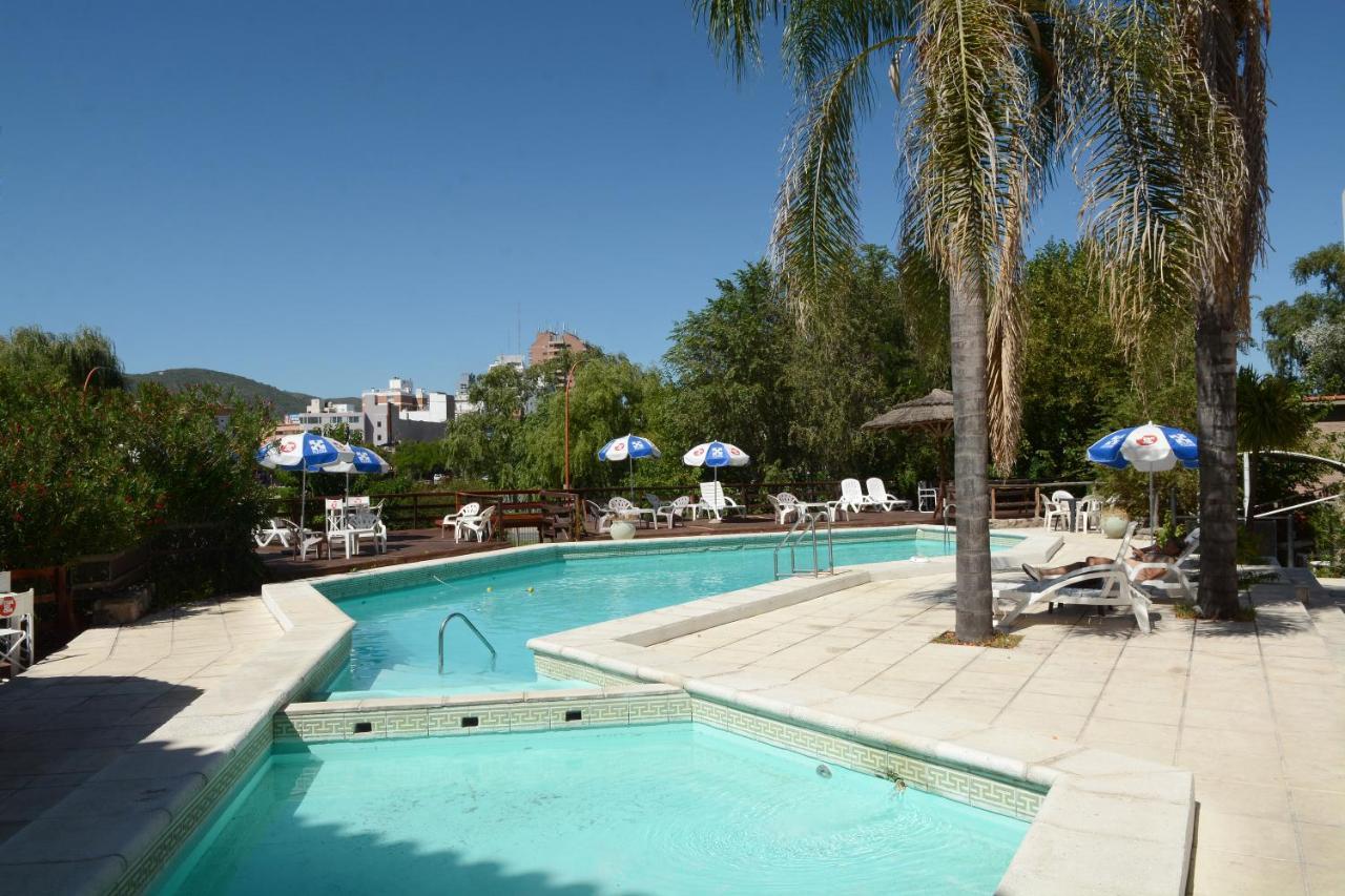 Hotel El Condado 비야카를로스파스 외부 사진